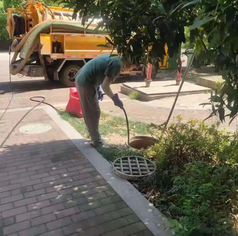 诸暨市政排污管道清淤疏通——专业团队，让您全程省心！